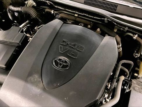Used 2020 Toyota Tacoma SR5 AWD/4WD image 36