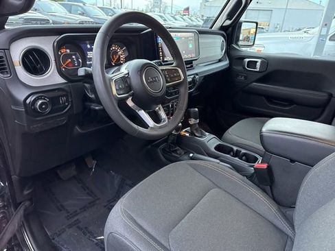 Used 2024 Jeep Wrangler Sahara image 22