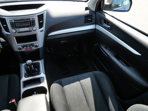 Used 2013 Subaru Legacy 2.5i AWD/4WD image 11