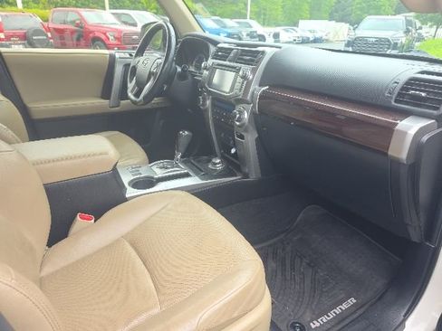 Used 2014 Toyota 4Runner Limited AWD/4WD image 12