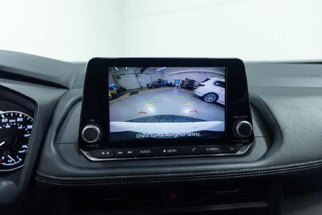 Used 2024 Nissan Rogue S AWD/4WD image 17