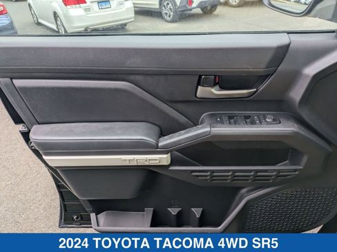 Used 2024 Toyota Tacoma TRD Off-Road image 12