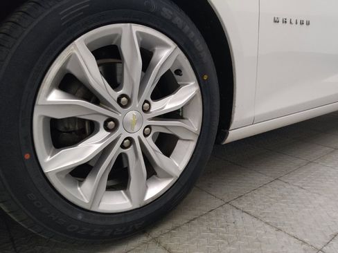 Used 2020 Chevrolet Malibu LT FWD image 31