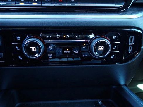 Used 2024 Chevrolet Silverado 2500 LTZ w/ LTZ Convenience Package image 19