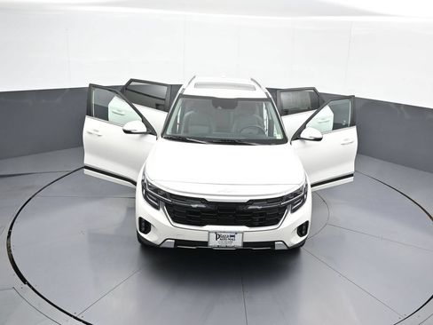 Certified 2024 Kia Seltos SX w/ SX Sunroof Package AWD/4WD image 47