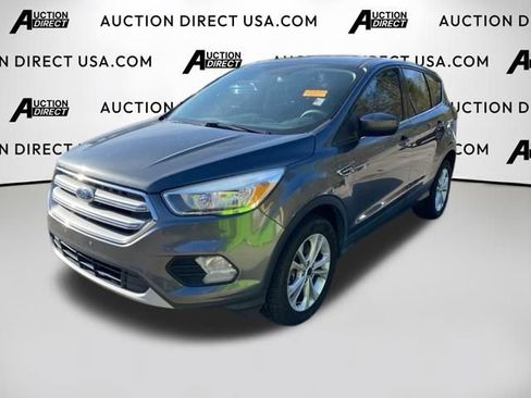 Used 2017 Ford Escape SE image 1