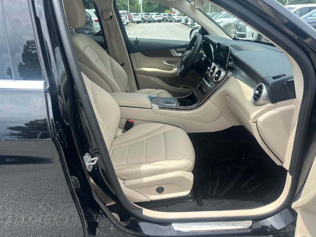 Used 2020 Mercedes-Benz GLC 300 image 12
