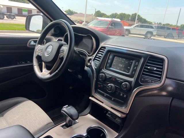 Used 2015 Jeep Grand Cherokee Laredo w/ Quick Order Package 23E AWD/4WD image 8