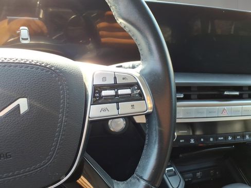 Used 2023 Kia Telluride S FWD image 11