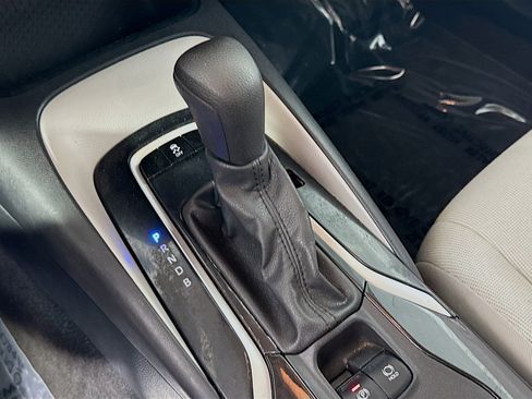 Used 2020 Toyota Corolla LE FWD image 20