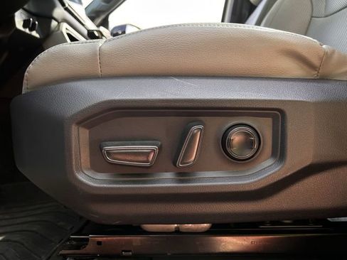 Used 2025 Toyota Tundra Limited image 28