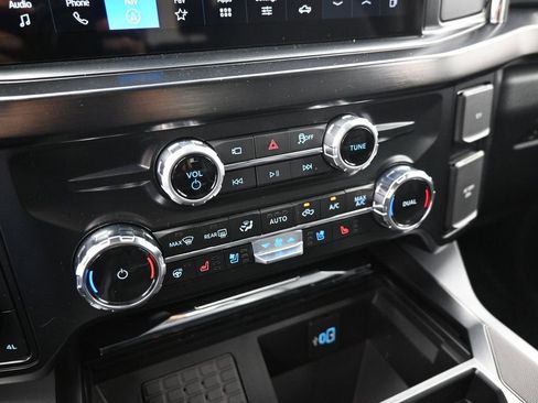 New 2026 Ford F250 Lariat w/ Black Appearance Package image 16