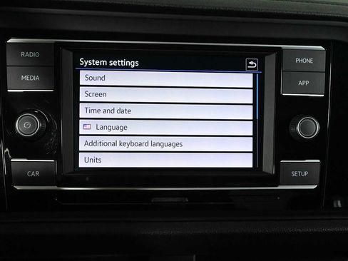 Used 2019 Volkswagen Jetta SE FWD image 25