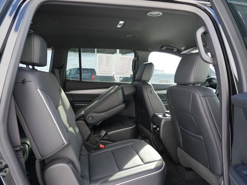 Used 2025 Buick Enclave Preferred image 29