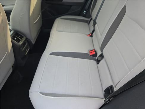 Used 2023 Volkswagen Taos SE FWD image 11