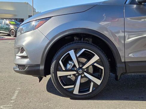 Certified 2022 Nissan Rogue Sport SL FWD image 9
