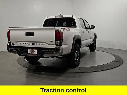 Used 2018 Toyota Tacoma TRD Off-Road image 5