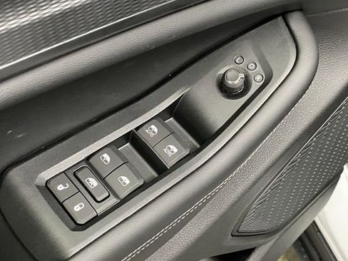 New 2025 Jeep Grand Cherokee Altitude image 31