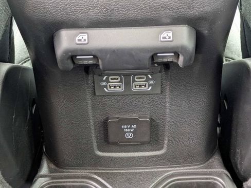 Used 2025 Jeep Wrangler Unlimited Sahara AWD/4WD image 14