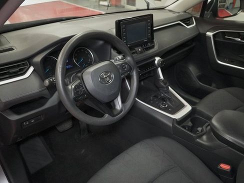 Used 2021 Toyota RAV4 XLE image 12