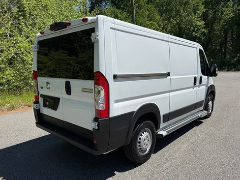 Used 2025 RAM ProMaster 2500 w/ U-Haul Equipment Group FWD image 8