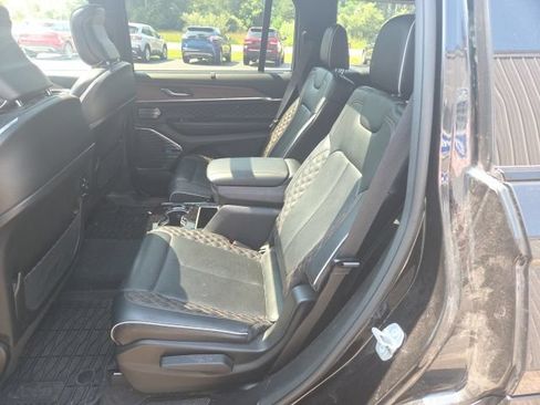 Used 2022 Jeep Grand Cherokee L Summit w/ Luxury Tech Group V AWD/4WD image 27