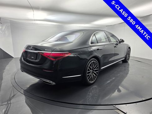 Used 2021 Mercedes-Benz S 580 4MATIC Sedan image 4