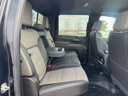 Used 2024 Chevrolet Silverado 2500 ZR2 w/ Technology Package image 18