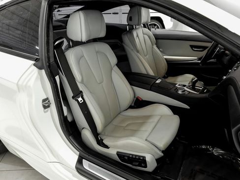 Used 2017 BMW M6 Coupe image 31