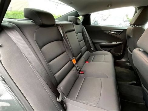 Used 2017 Chevrolet Malibu LT FWD image 27