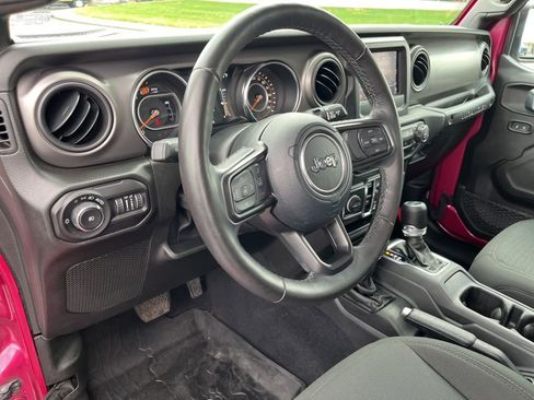 Used 2022 Jeep Wrangler Unlimited Sport image 2
