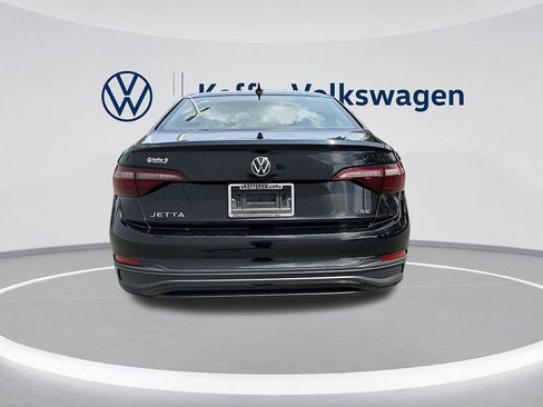 Used 2024 Volkswagen Jetta SE FWD image 4