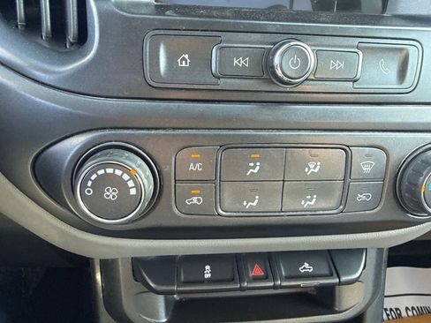 Used 2019 Chevrolet Colorado W/T RWD image 23