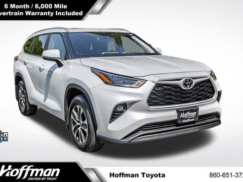 Certified 2025 Toyota Highlander XLE AWD/4WD image 1