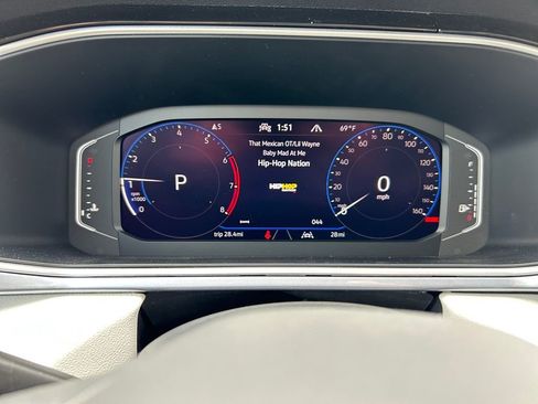 New 2025 Volkswagen Taos SEL image 16