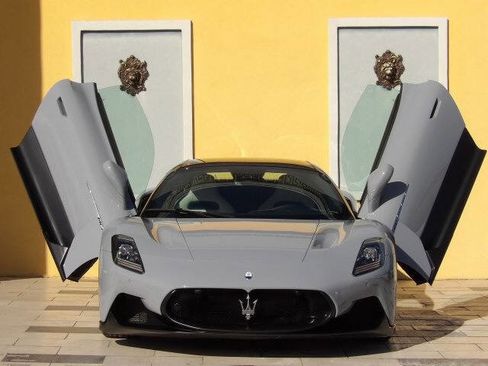 Used 2023 Maserati MC20 Spyder image 6