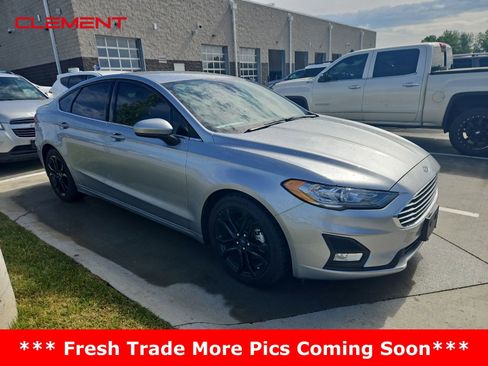 Used 2020 Ford Fusion SE w/ Equipment Group 151A FWD image 2
