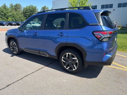 Used 2025 Subaru Forester Limited AWD/4WD image 7