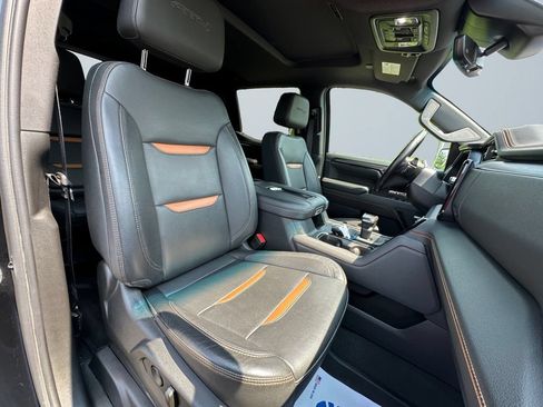 Used 2022 GMC Sierra 1500 AT4 w/ AT4 Premium Package AWD/4WD image 15