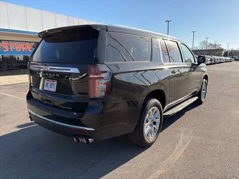Used 2024 Chevrolet Suburban Premier image 4