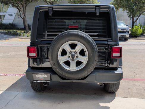 Used 2023 Jeep Wrangler Unlimited Sport AWD/4WD image 9