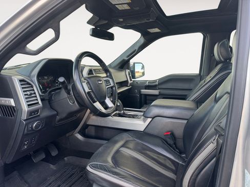 Used 2018 Ford F150 Platinum w/ Equipment Group 701A Luxury image 9