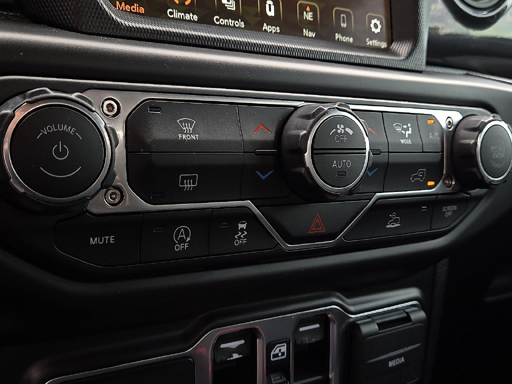 Used 2022 Jeep Gladiator Sport AWD/4WD image 16