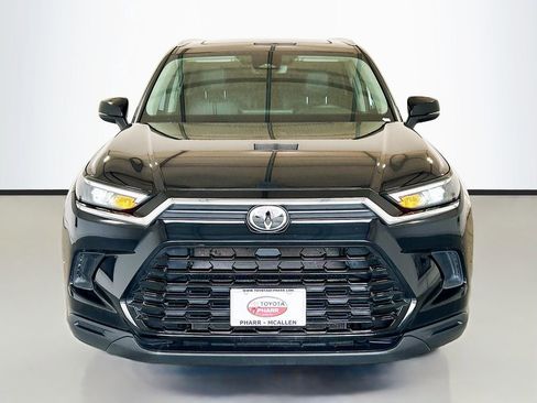 Used 2025 Toyota Grand Highlander AWD image 2