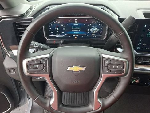 Used 2024 Chevrolet Silverado 1500 LT AWD/4WD image 18