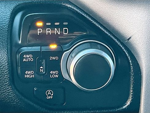 Used 2021 RAM 1500 Big Horn image 16