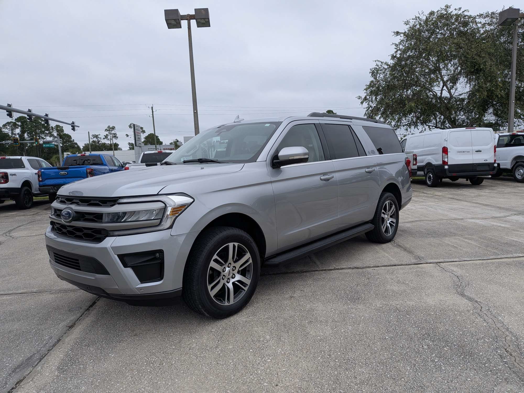 Used 2024 Ford Expedition Max XLT RWD image 7