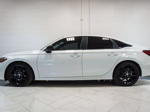 Used 2025 Honda Civic Sport image 32