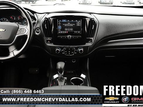 Used 2023 Chevrolet Traverse LT FWD image 16