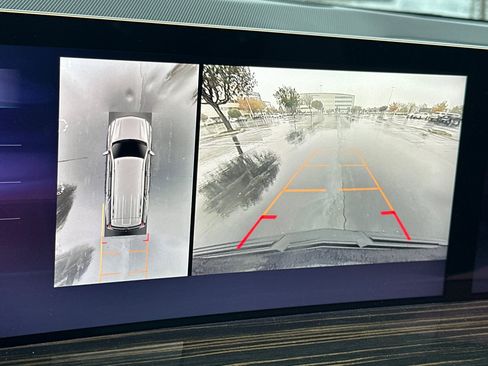 Certified 2025 Cadillac Escalade Premium Luxury image 28